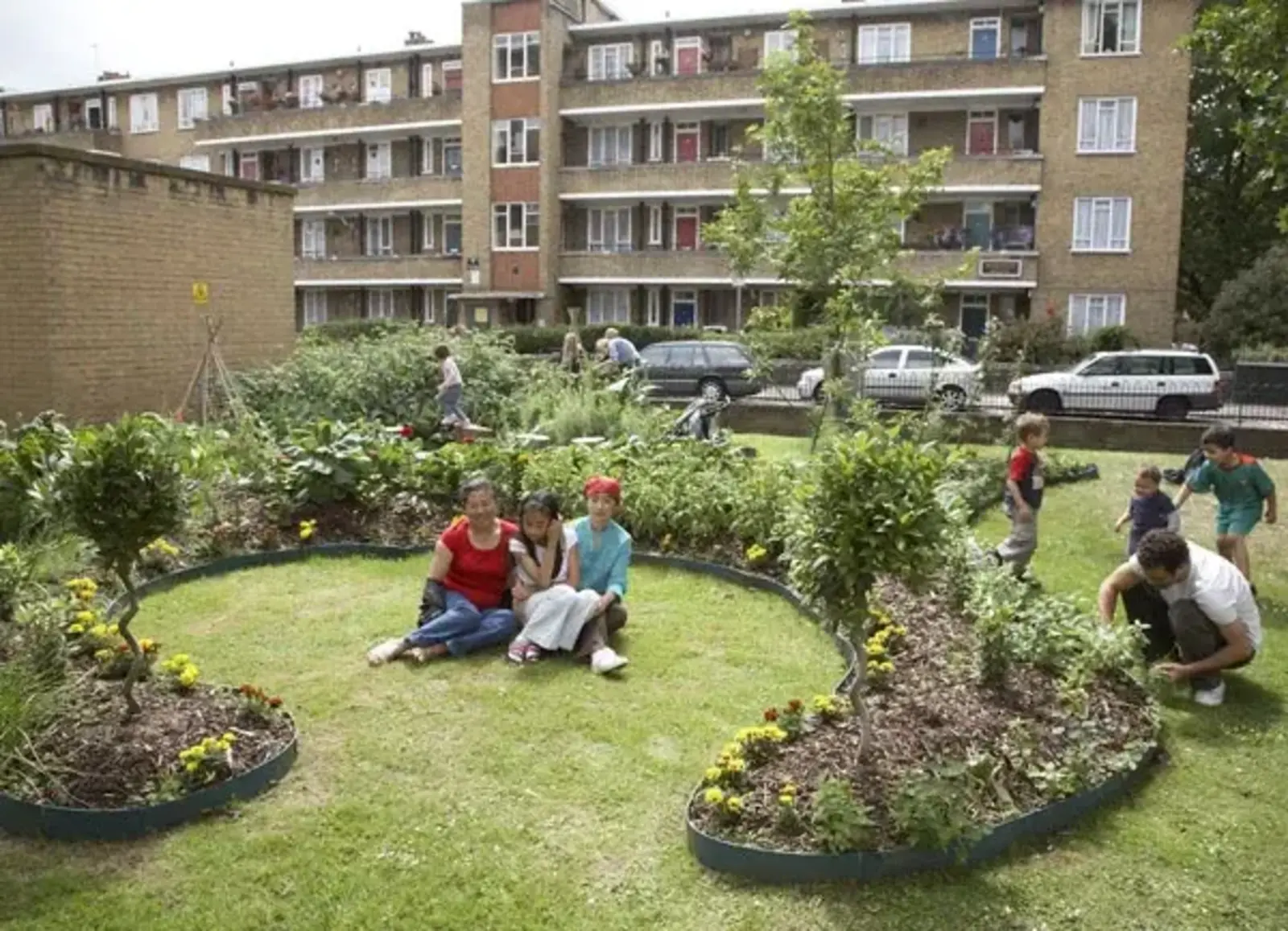Regional Prototype Garden #4, London, England. Commissioned by Tate Modern / Heiko Prigge