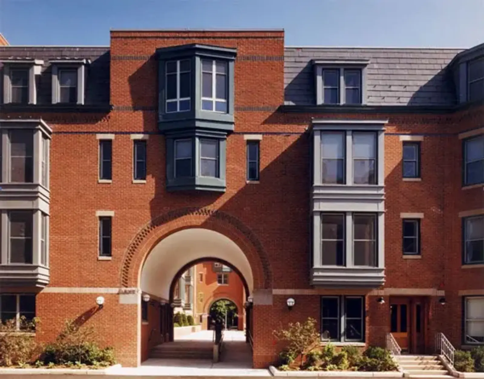 New Urbanist housing in Boston mixes subsidized and market-rate units. Credit: Goody Clancy