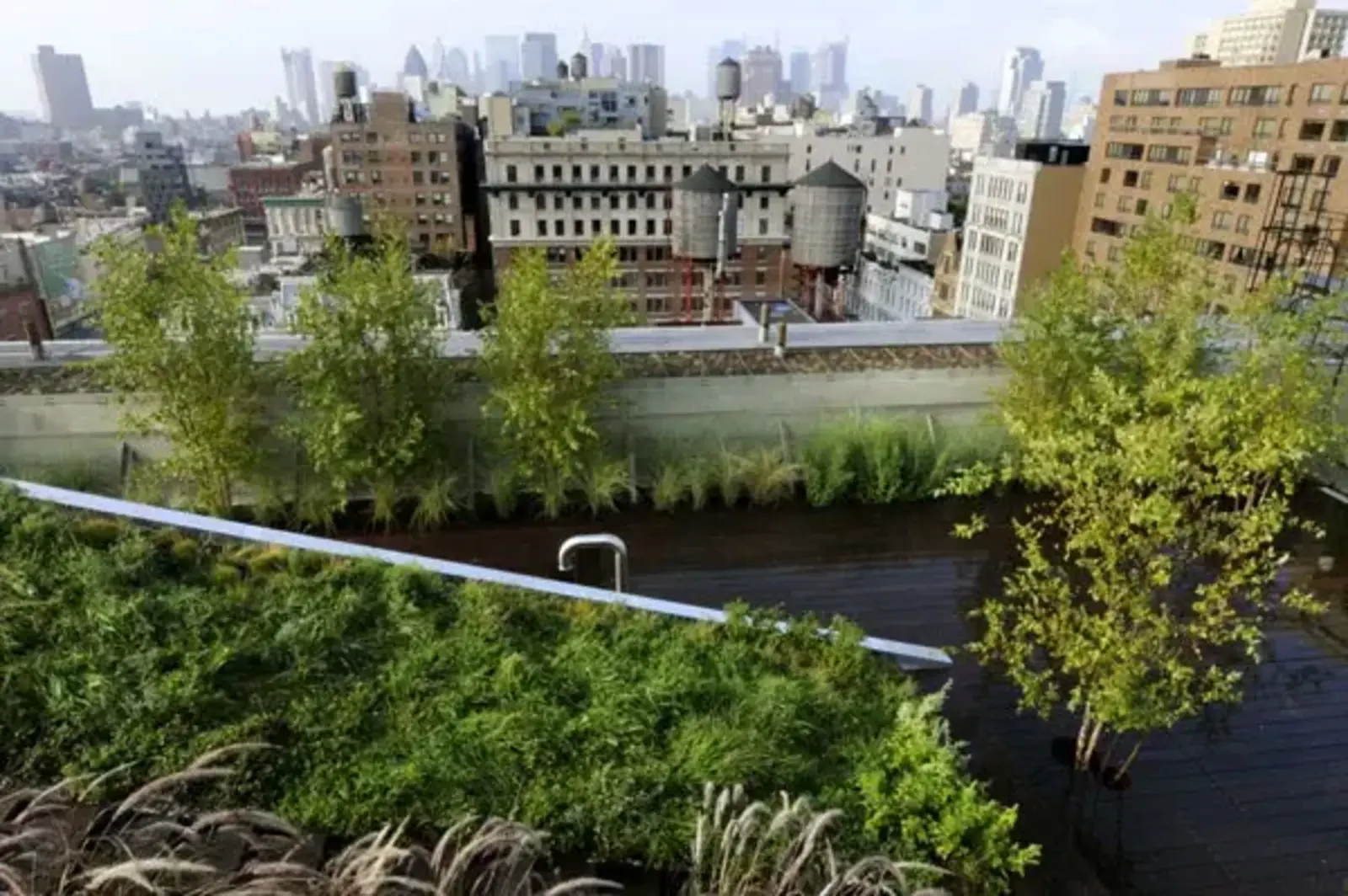 684 Broadway, New York, Balmori Associates and Joel Sanders Architect. Image credit: © Mark Dye