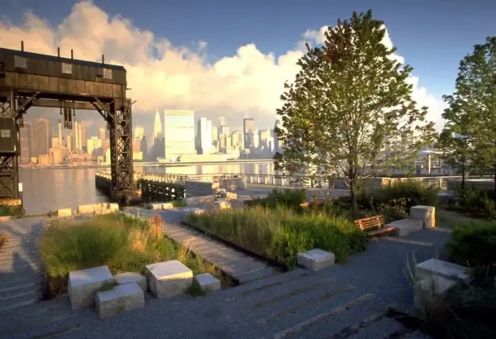 Gantry Plaza State Park / Betsy Pinover Schiff