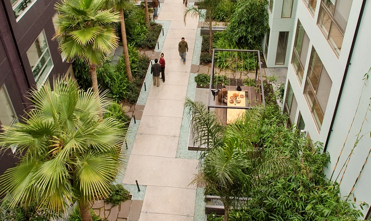 ASLA Honor Award Recipient, Pacific Cannery Lofts by Miller Company Landscape Architects (Photo: Dennis Letbetter)