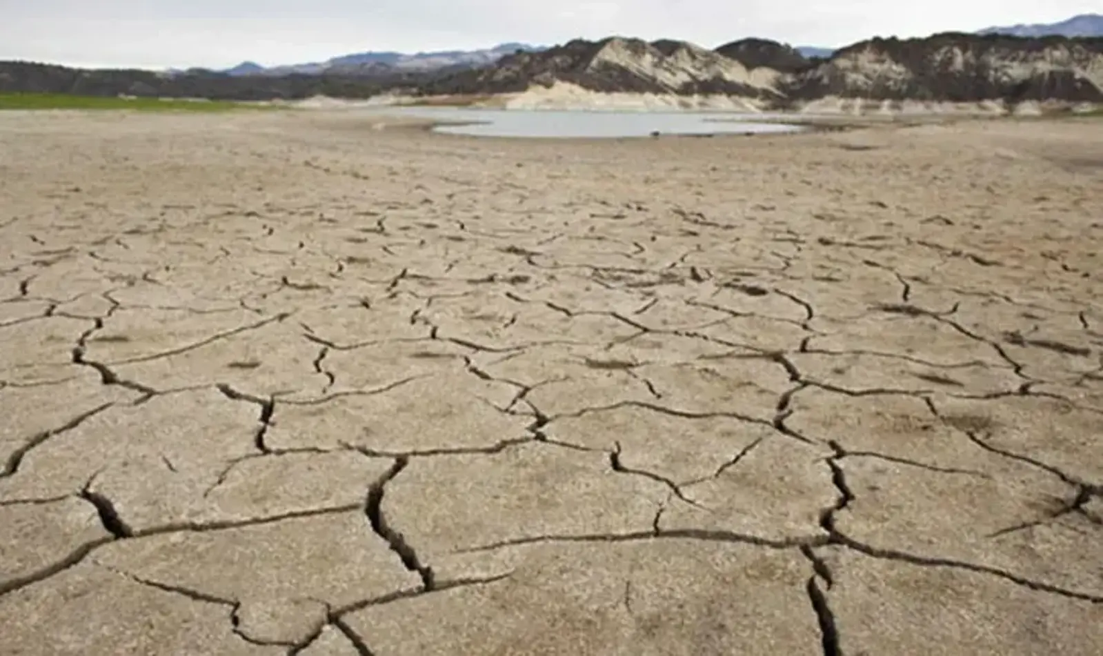 The remains of Cachuma Lake, the main water source for 200,000 people in southern Santa Barbara County / Ruaridh Stewart/ZUMA