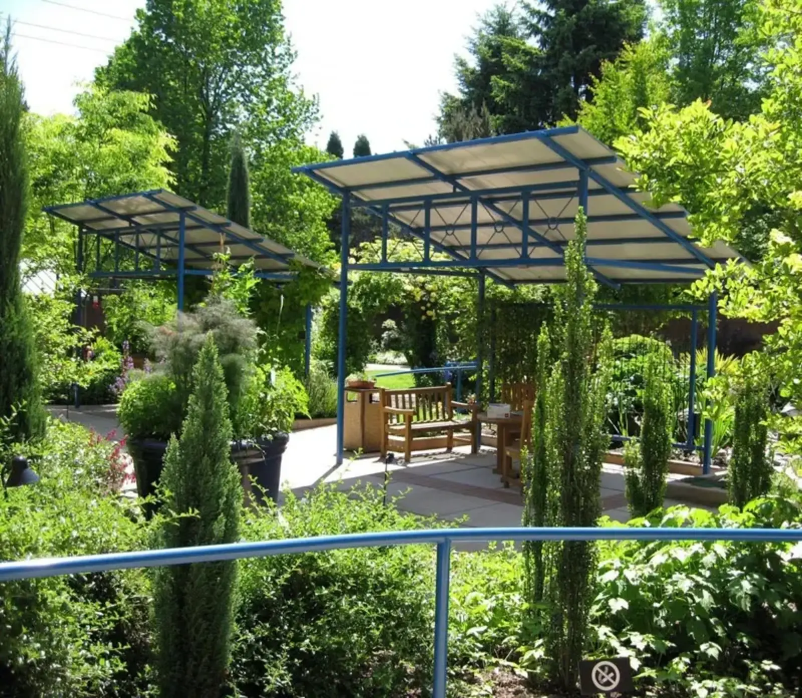 Garden of the Oregon Burn Unit, Portland, Oregon. A garden designed with crucial input from the clinical staff.